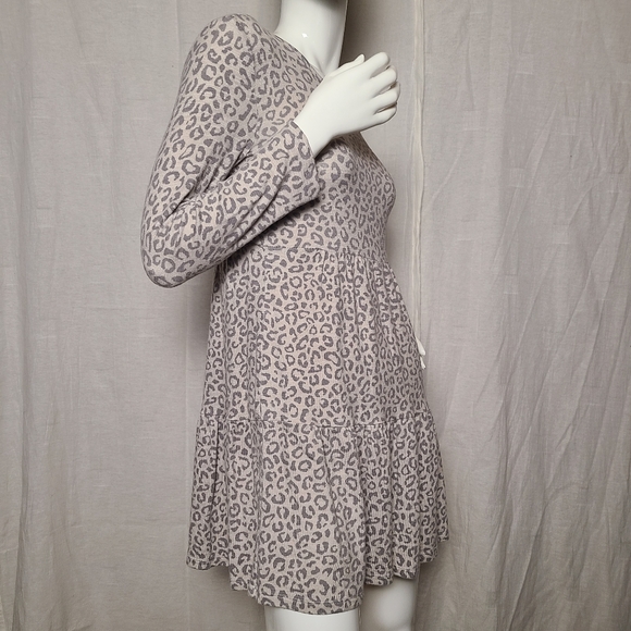 Old Navy Girl's Cozy Grey Leopard Animal Print Plush-Knit Tiered Dress - Picture 7 of 15